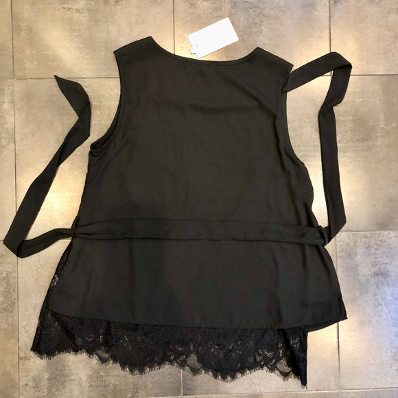 Black sleeveless top with lace underlay - Picture 5 of 7